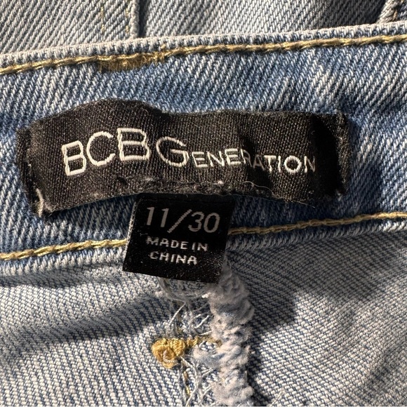 BCBGeneration Mega Cuff Wide Leg Jeans Size 30 Denim Casual - Picture 7 of 11